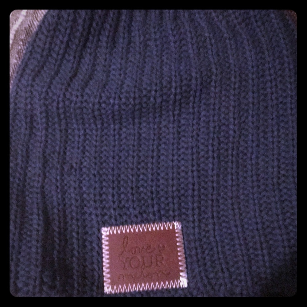 Brand new Love Your Melon navy hat